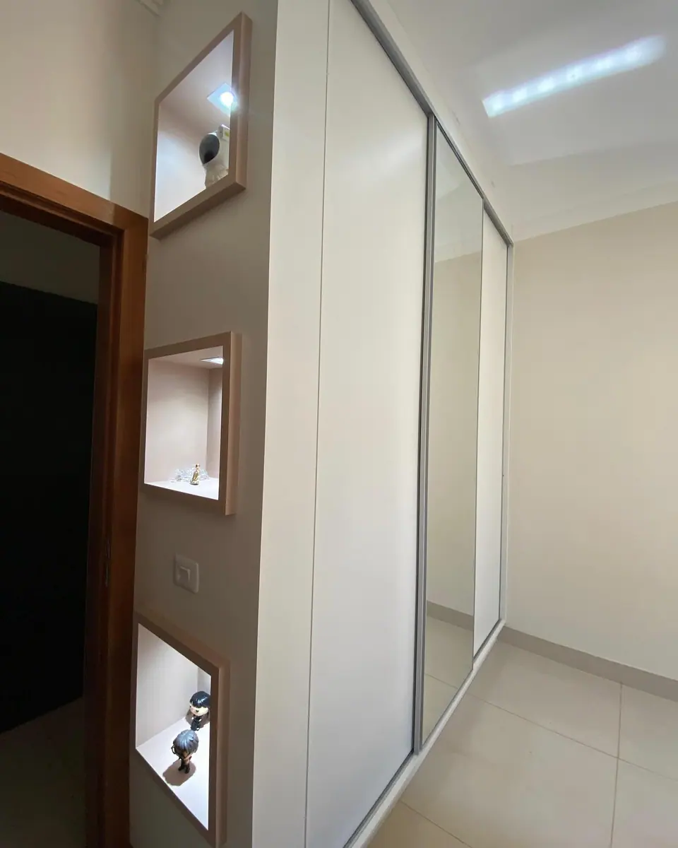 Armário com portas de correr